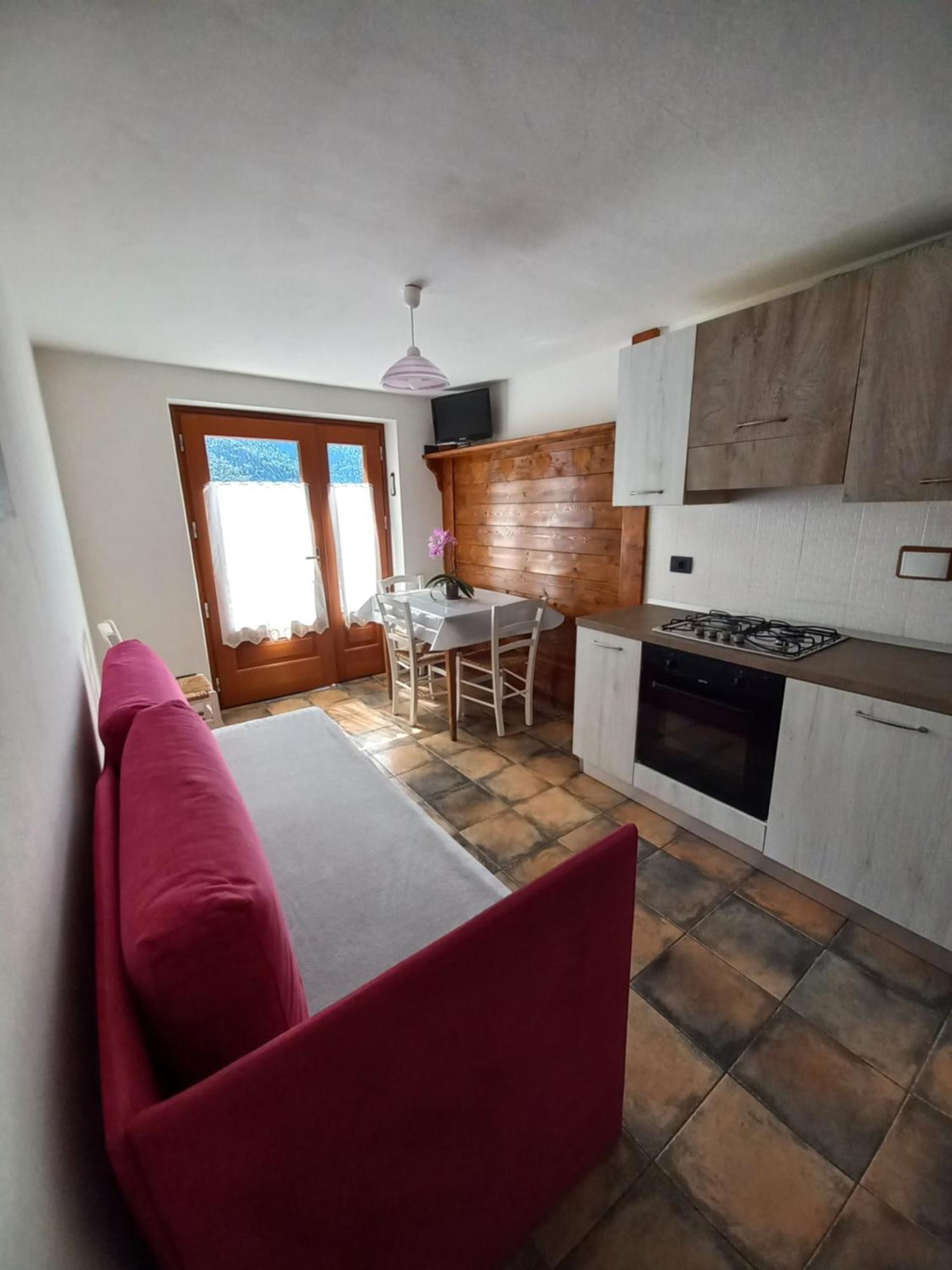 Da Lauretta Apartment Challand-Saint-Anselme Luaran gambar